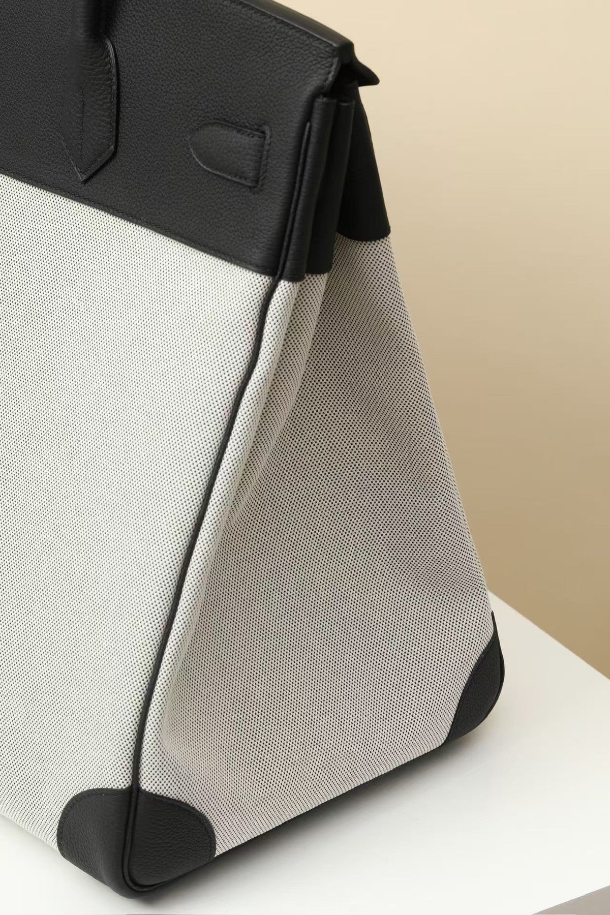 Exquisite leather bags-2026054