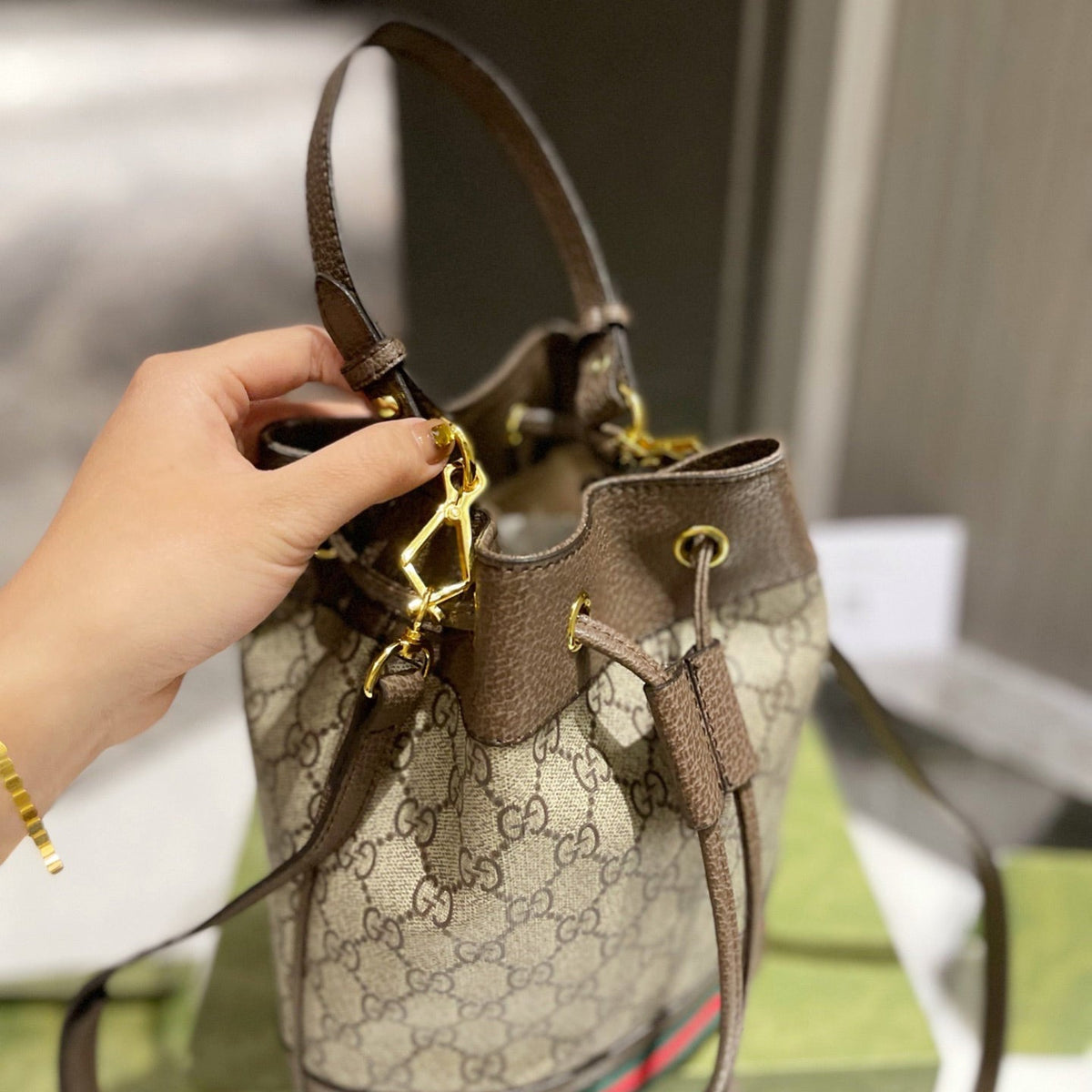 Exquisite leather bags-479