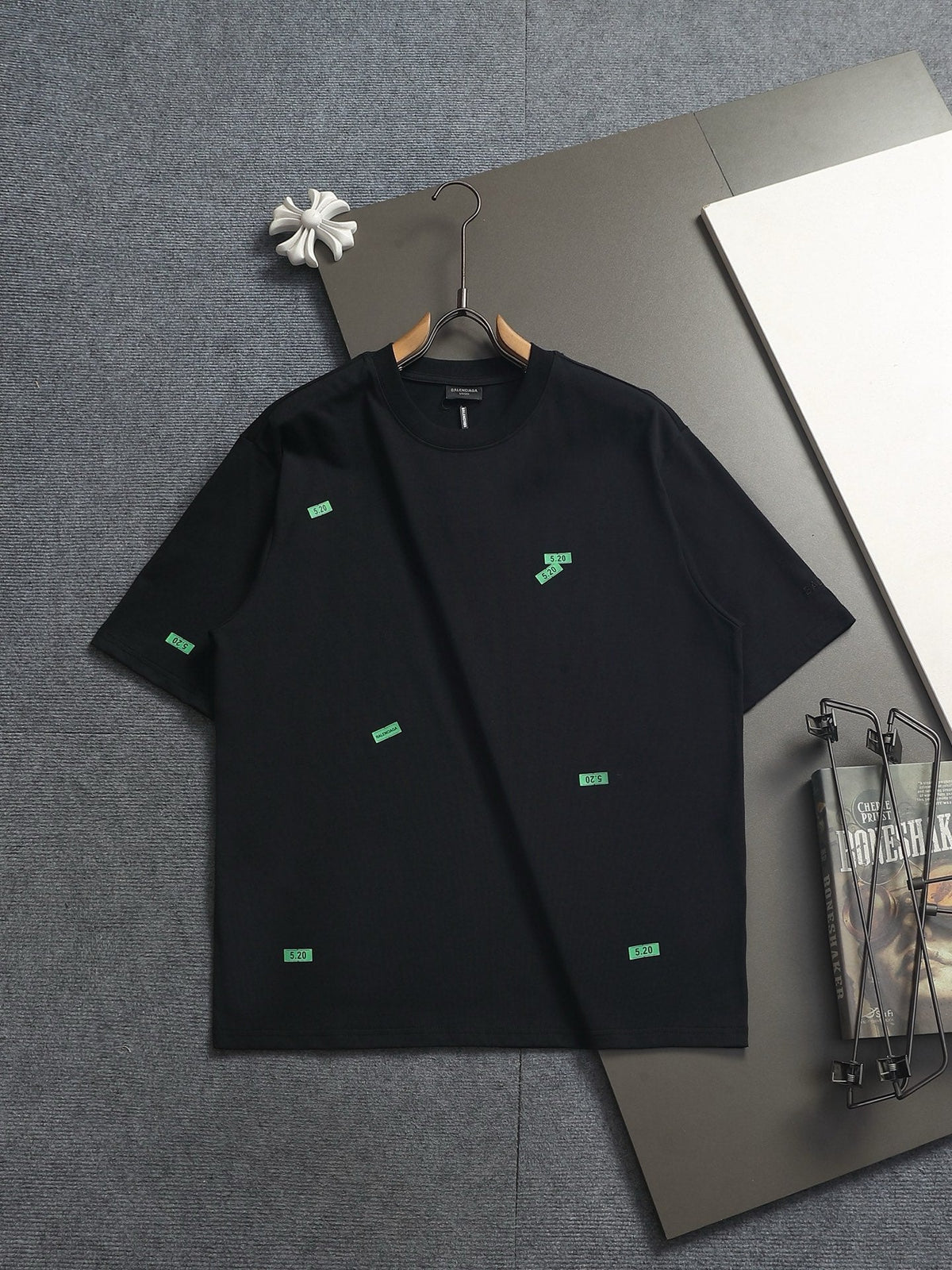 Classic T-shirt-560