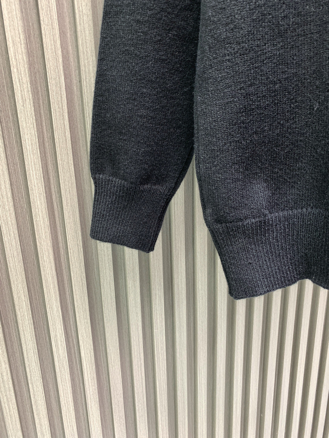 Classic Fashion Sweater-1070