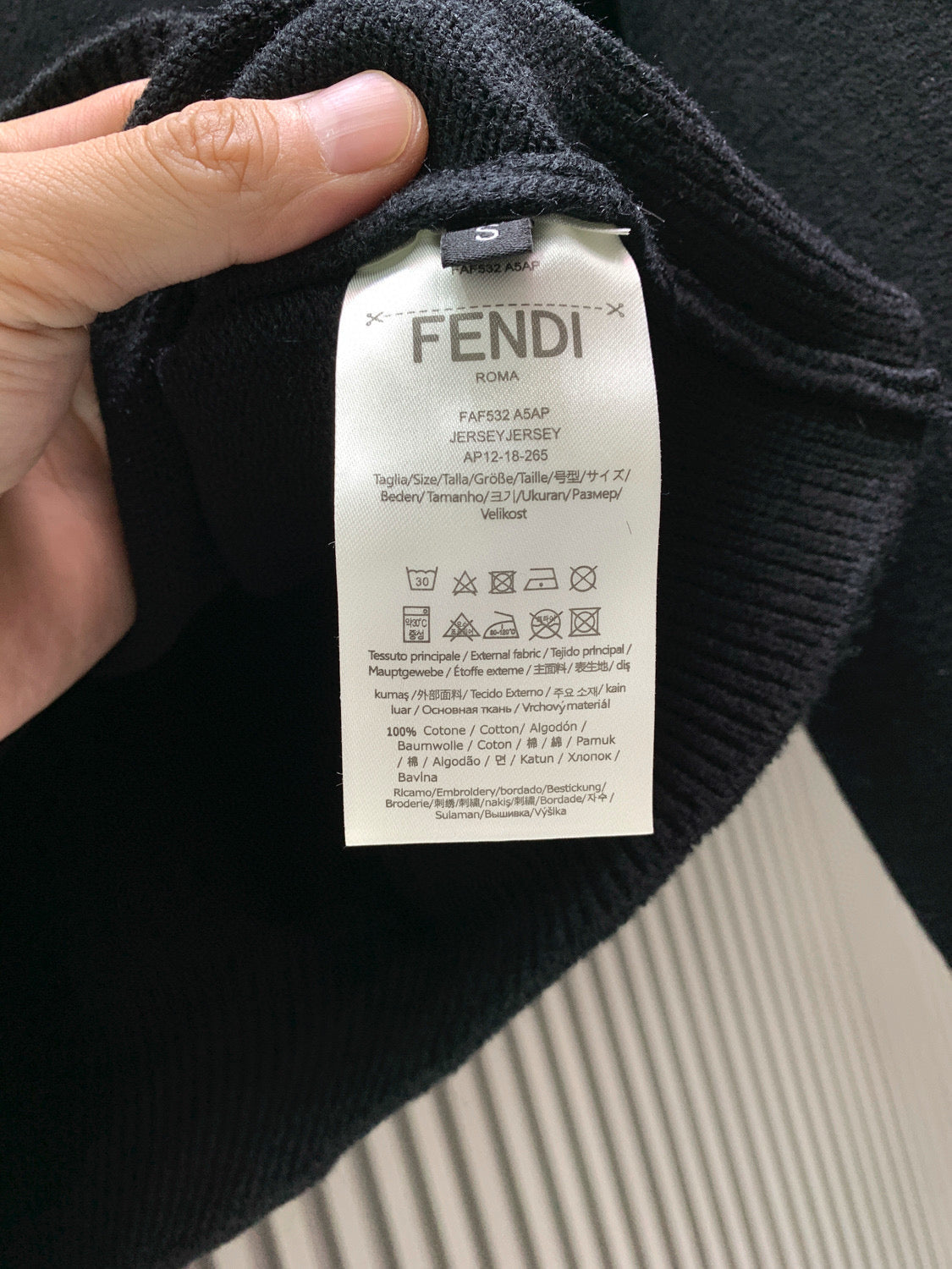 Classic Fashion Sweater-1064