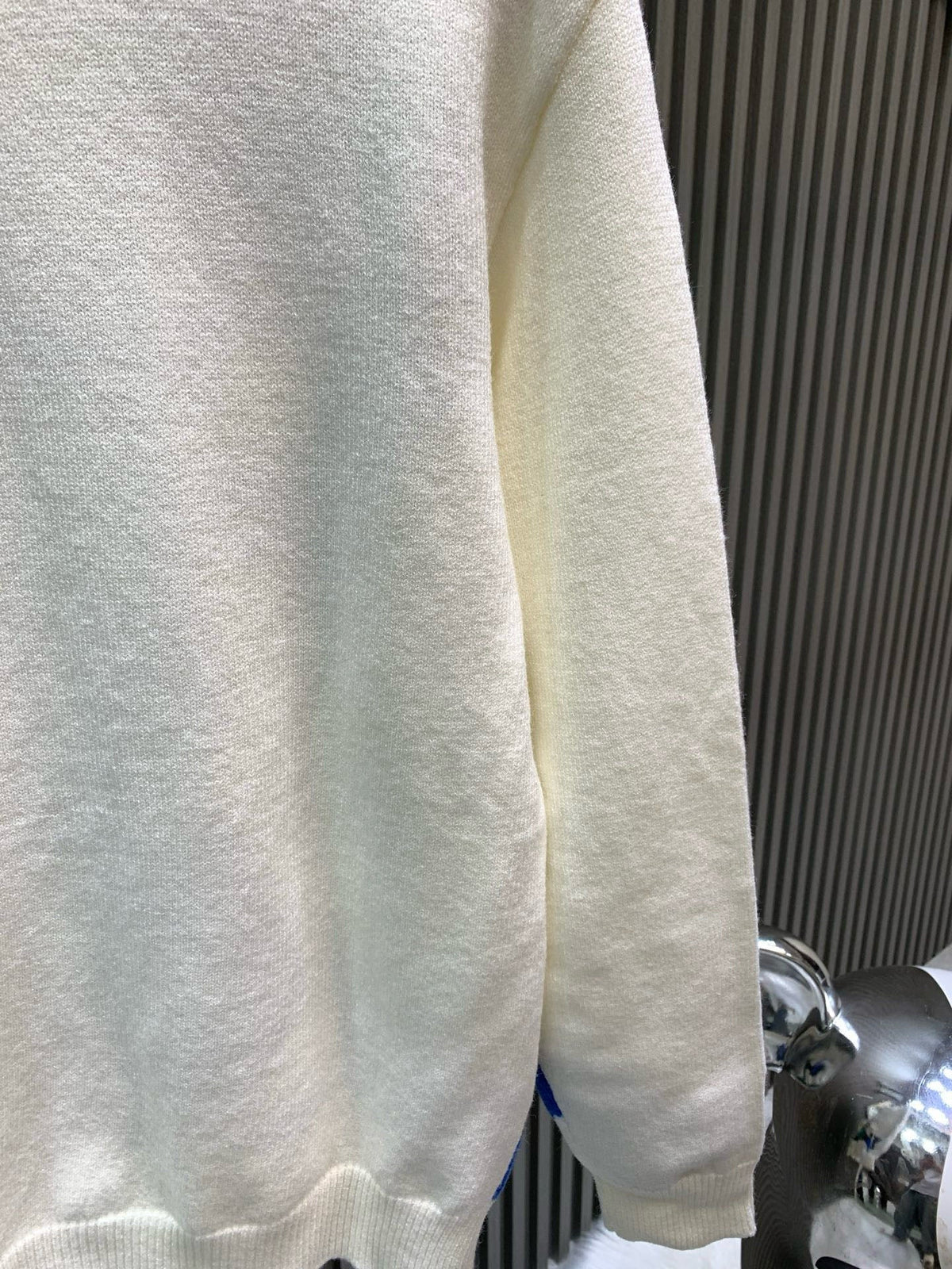 Classic Fashion Sweater-1100