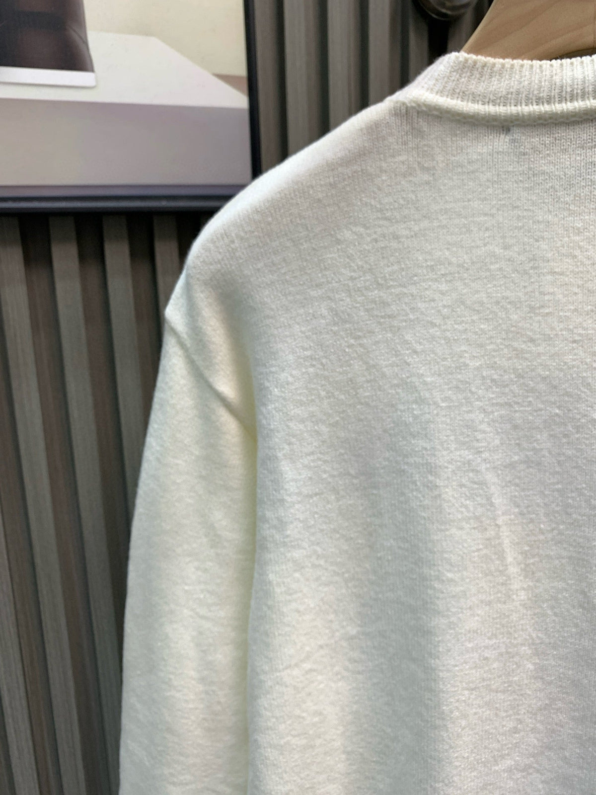 Classic Fashion Sweater-1100