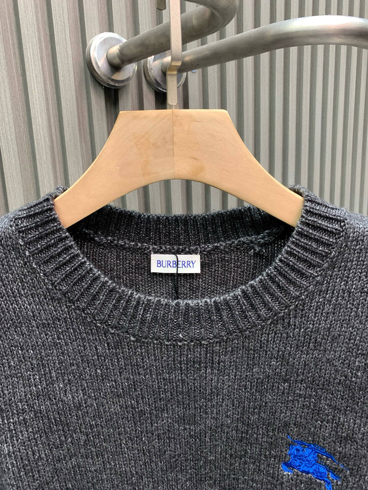 Classic Fashion Sweater-1106