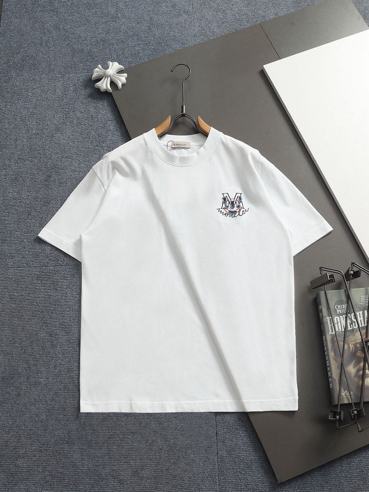 Classic T-shirt-400