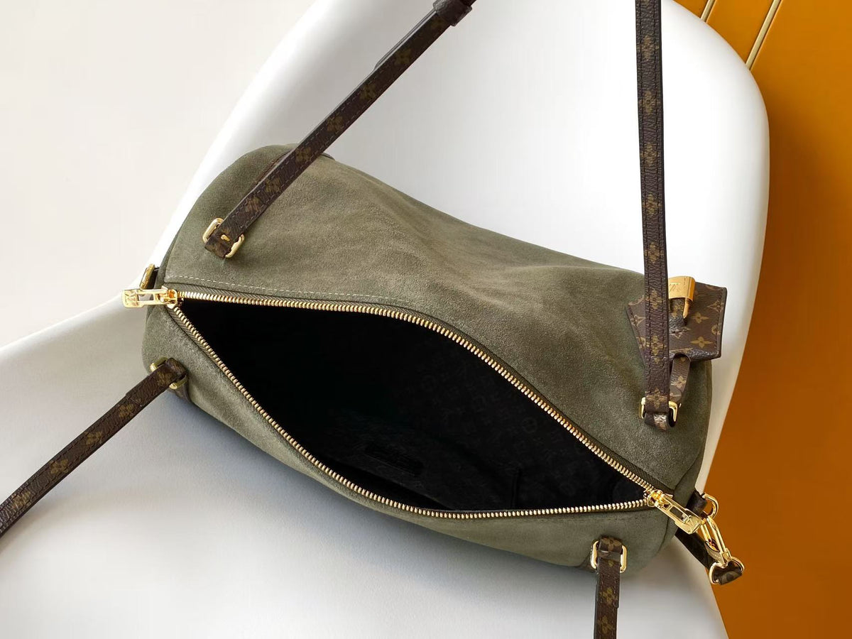 2026 Classic Everyday Bag-261039