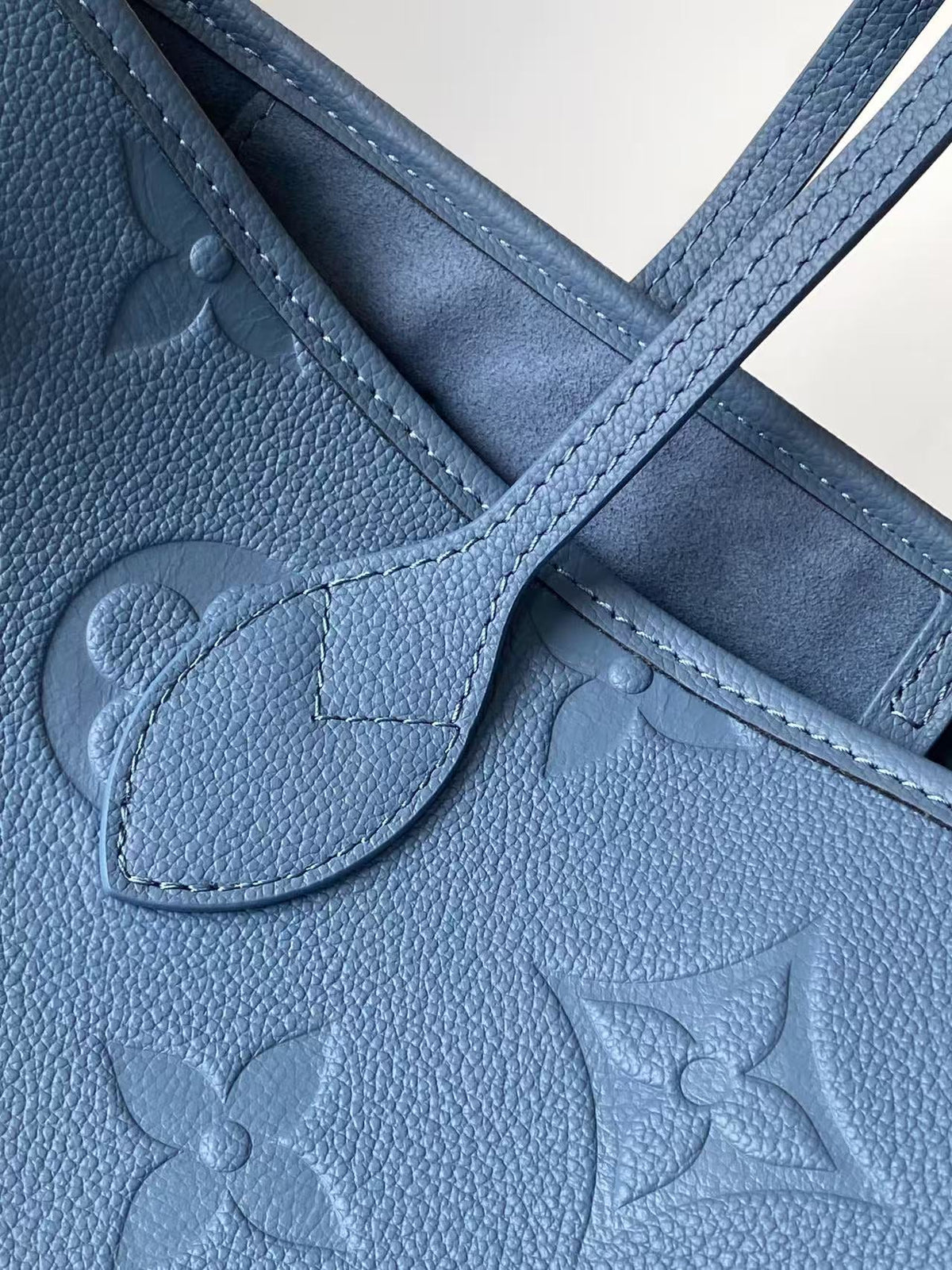 2026 Classic Everyday Bag-261041