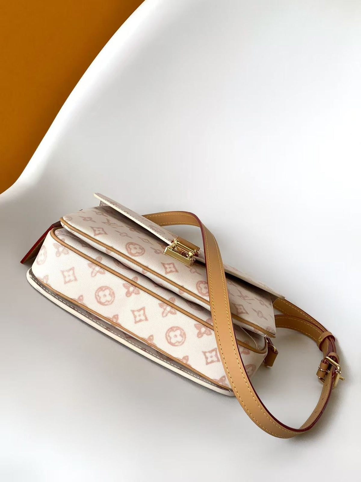 2026 Classic Everyday Bag-261042