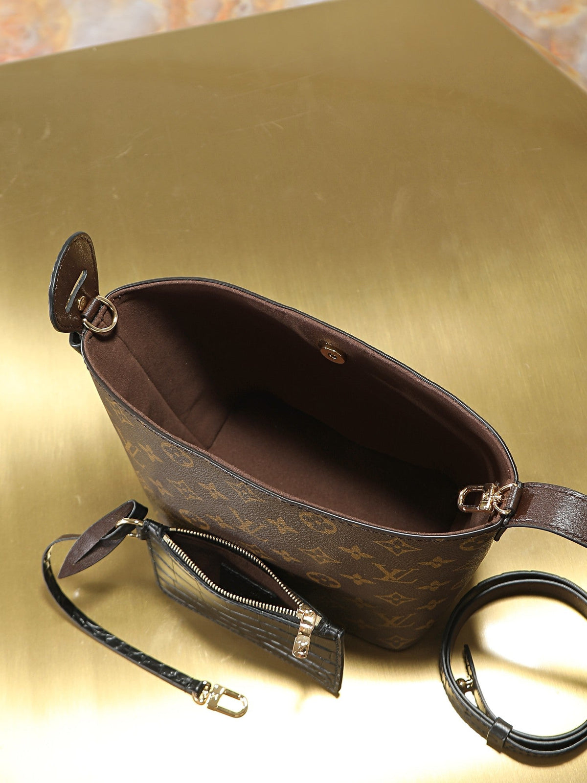 2026 Classic Everyday Bag-261074
