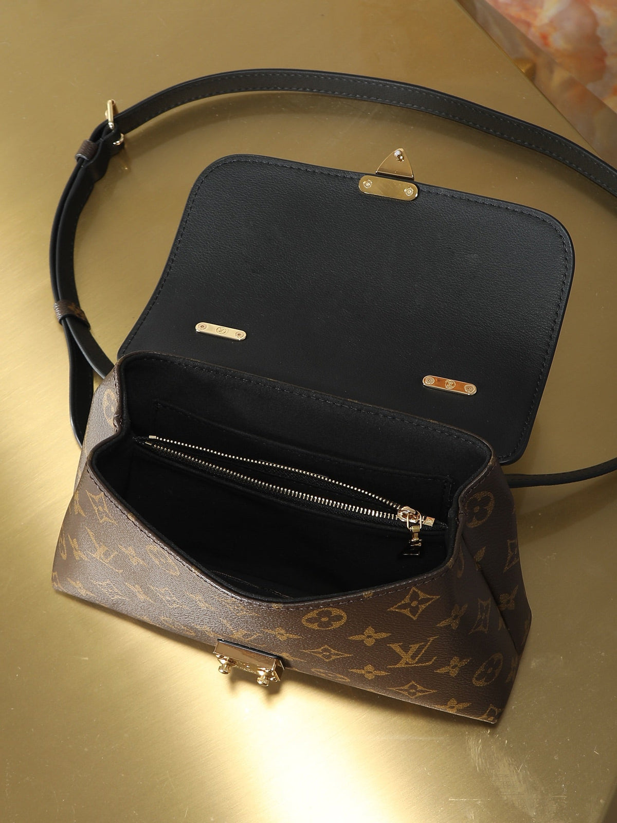 2026 Classic Everyday Bag-261080