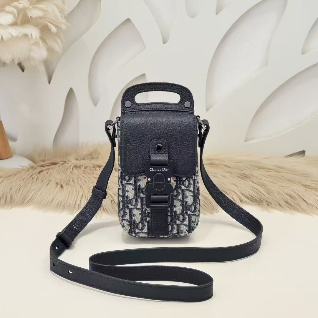 Exquisite leather bags-571