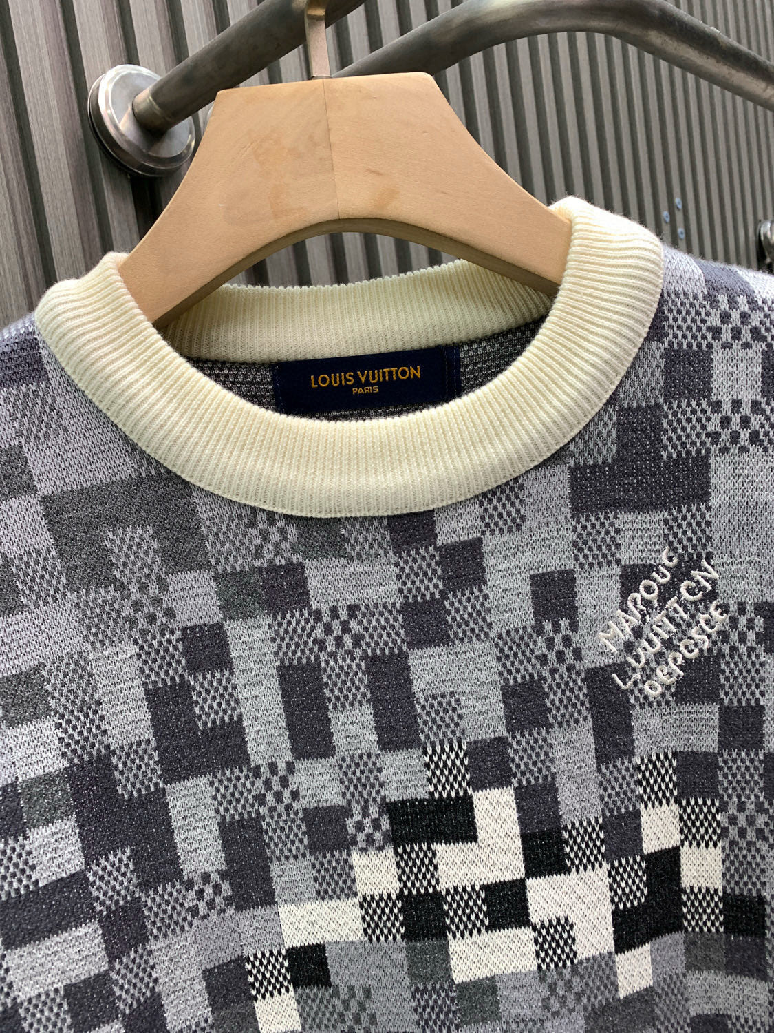 Classic Fashion Sweater-1090