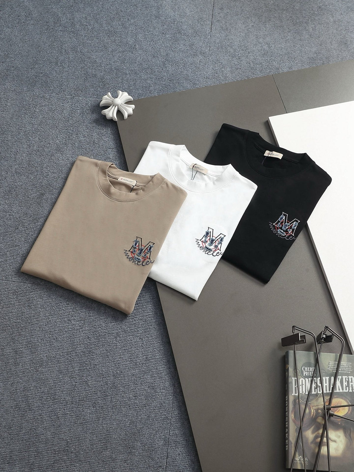 Classic T-shirt-400