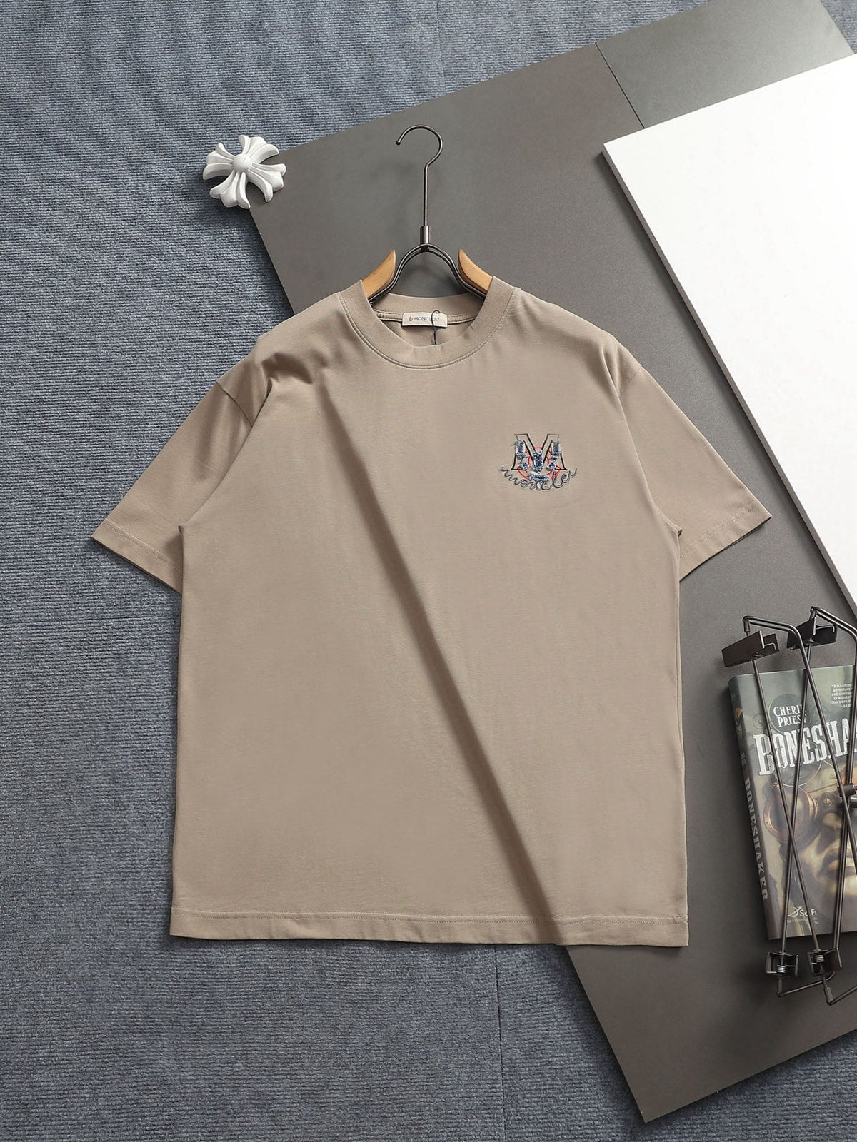 Classic T-shirt-400
