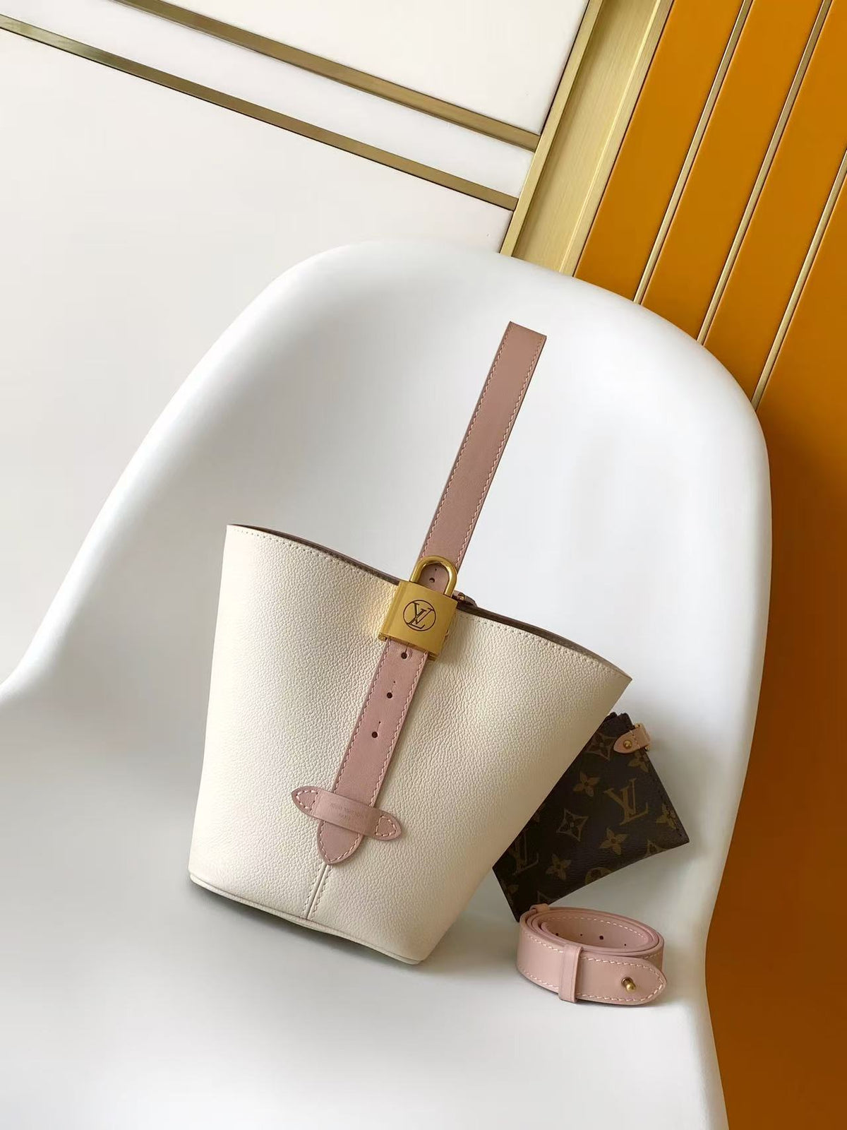 2026 Classic Everyday Bag-261036