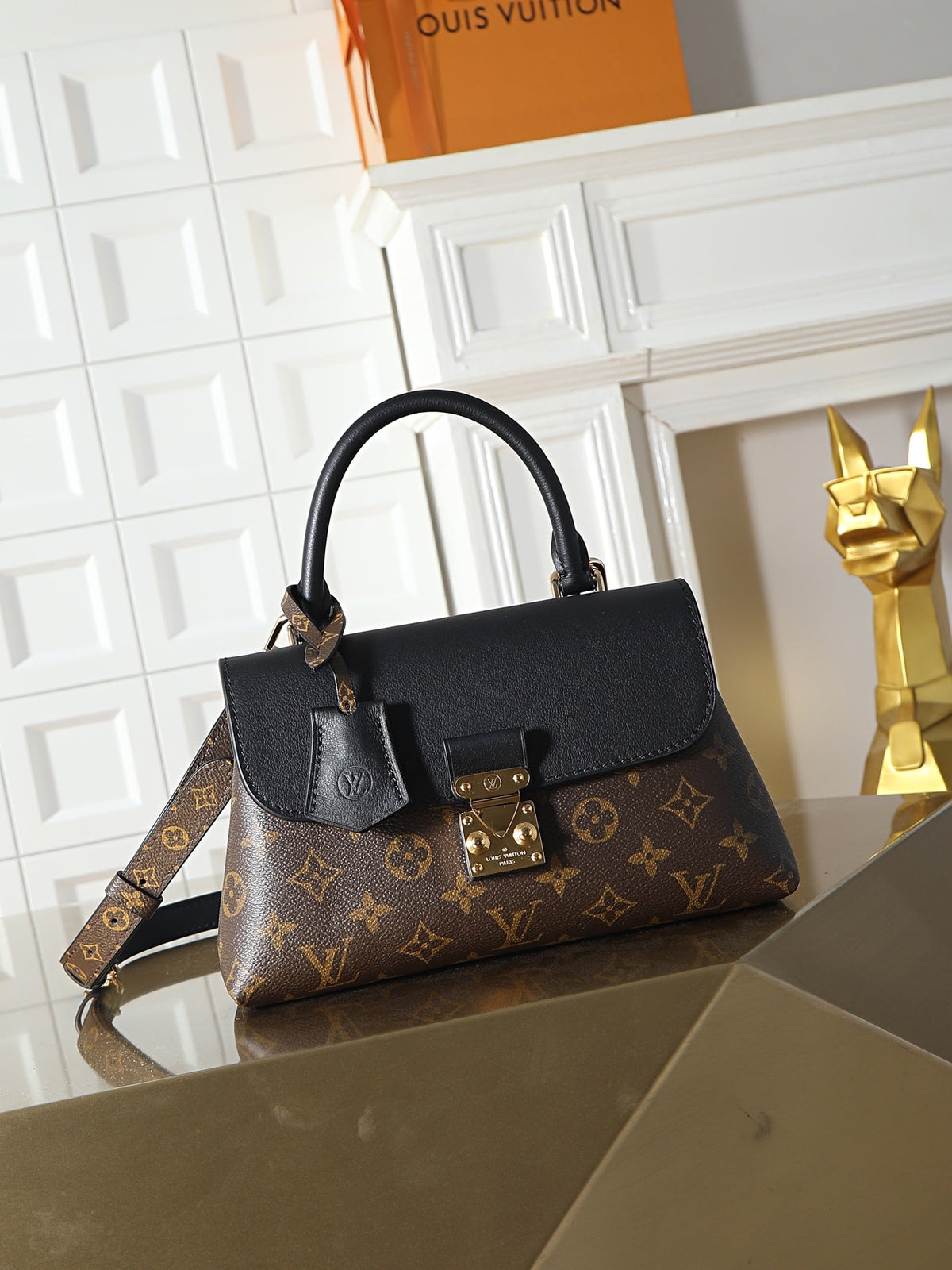 2026 Classic Everyday Bag-261080
