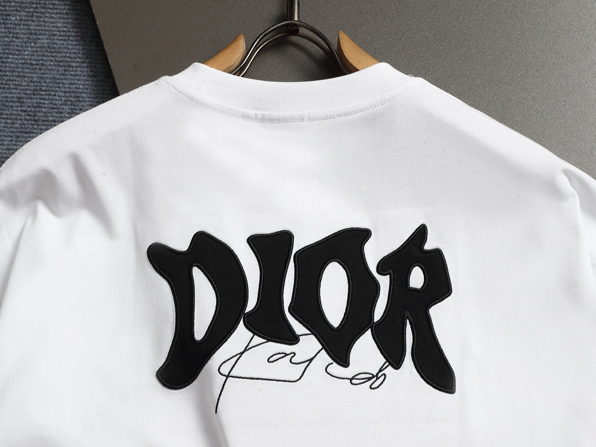 Classic T-shirt-570