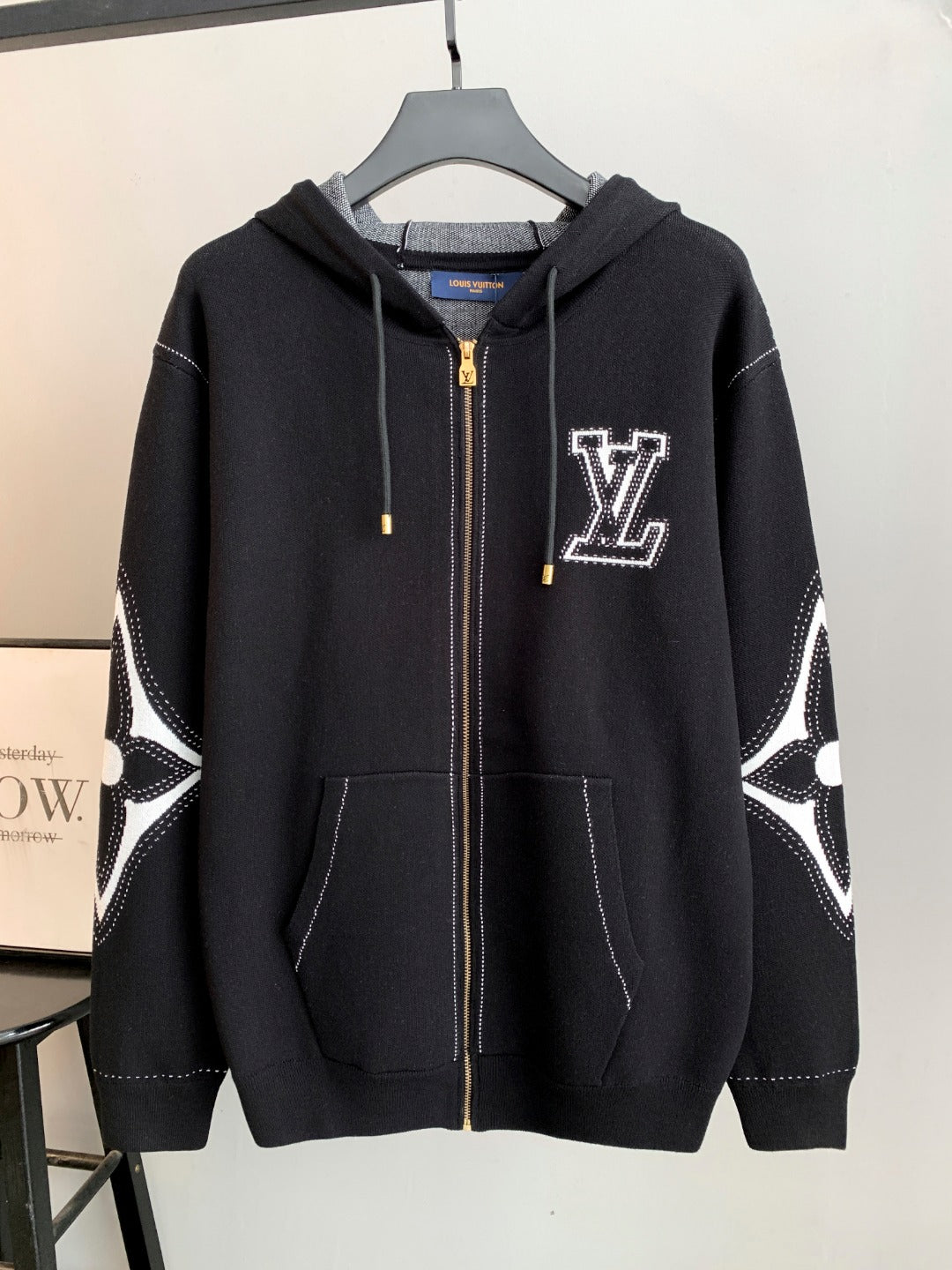 Classic Fit Hoodie-1105